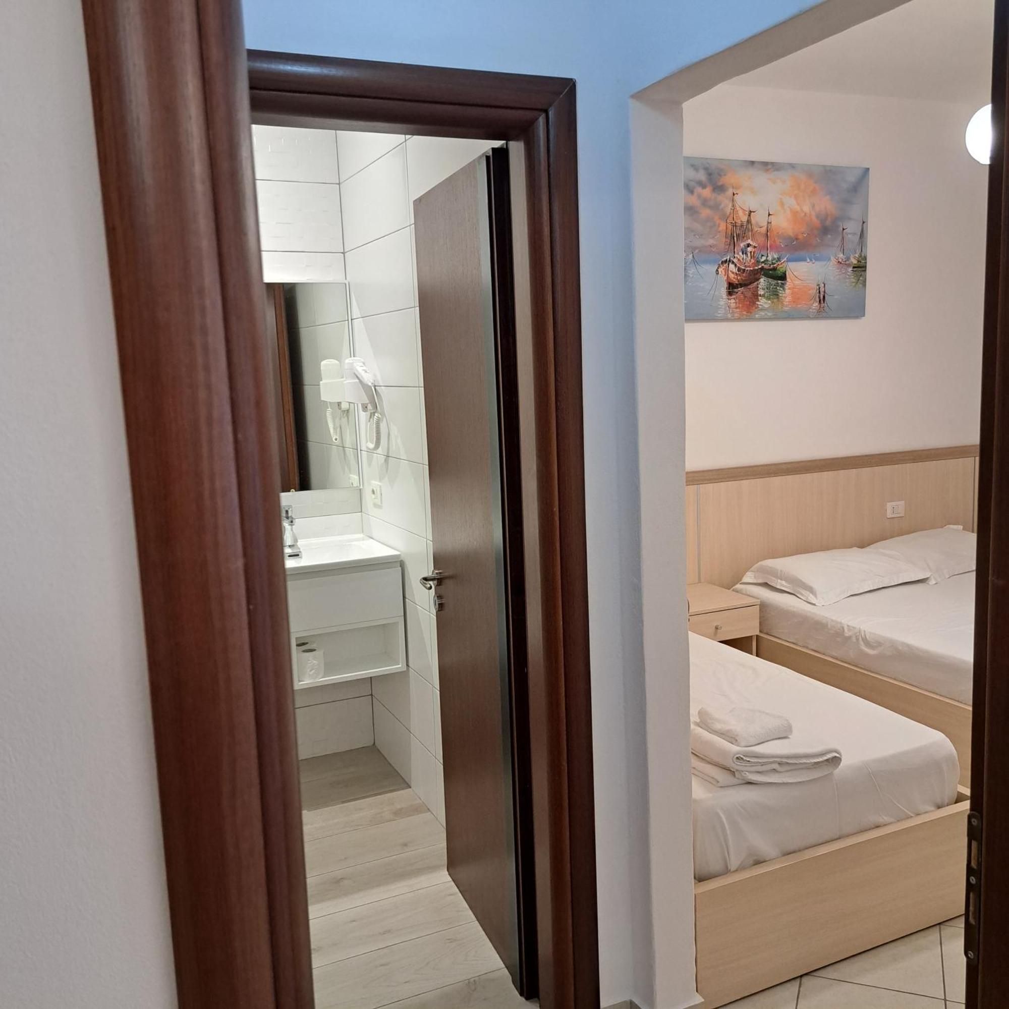 Apart-Hotel Alvi Саранде Екстериор снимка