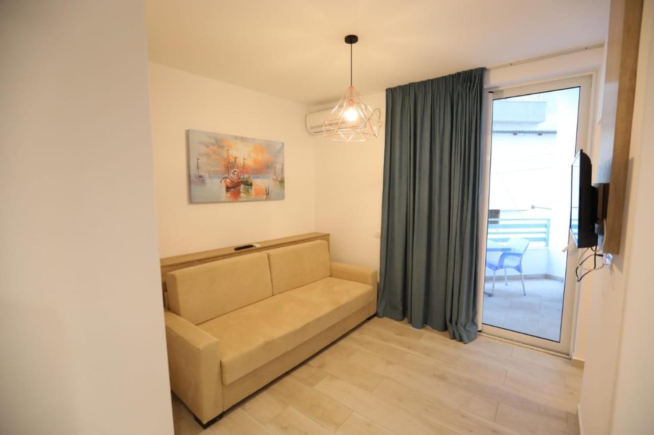 Apart-Hotel Alvi Саранде Екстериор снимка